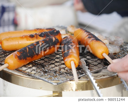 燒焦的法蘭克福香腸 98051244