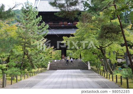 Giant Nanzenji Sanmon Gate Giant Nanzenji Sanmon Gate 98052285