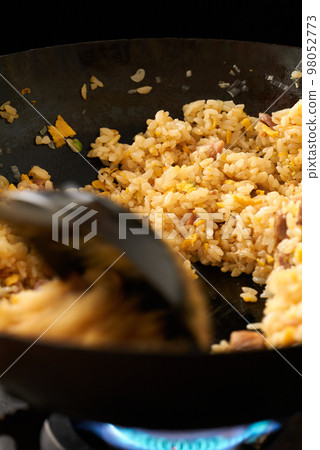 炒飯炒飯 98052773