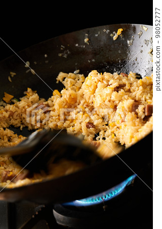 Fry fried rice 98052777
