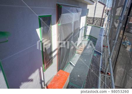 Exterior wall painting 98053260