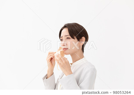 Female white background mask 98053264