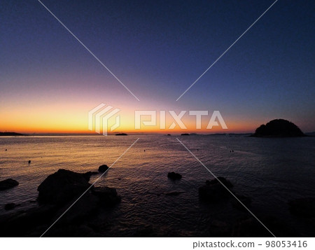 Dawn over Harimanada seen from Kanegasaki, the eastern end of Aioi Bay 98053416
