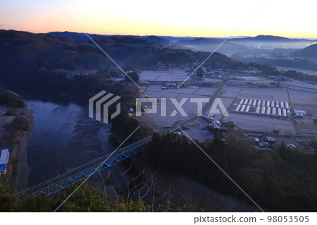 Naka River flowing through Motegi Town / Kamakurayama Observatory, Motegi Town, Tochigi Prefecture 98053505