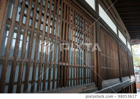 Taisho period wooden lattice door Taisho period wooden lattice door 98053617