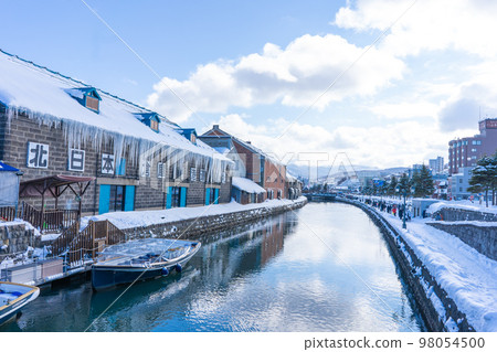 Otaru City, Hokkaido Scenery of the Otaru Canal on a clear winter day 98054500