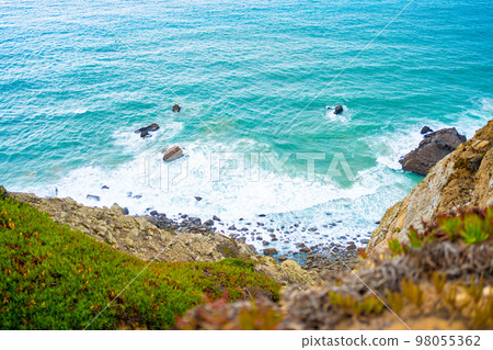 Atlantic ocean view with clif 98055362