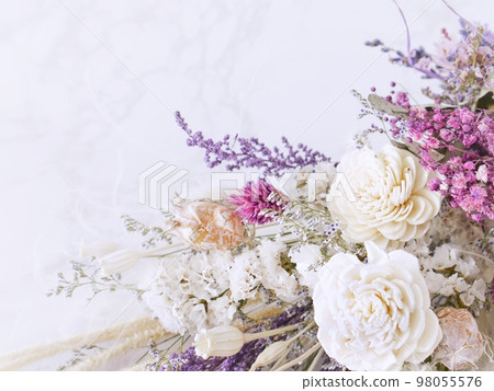 Dried flowers (purple/white) 98055576