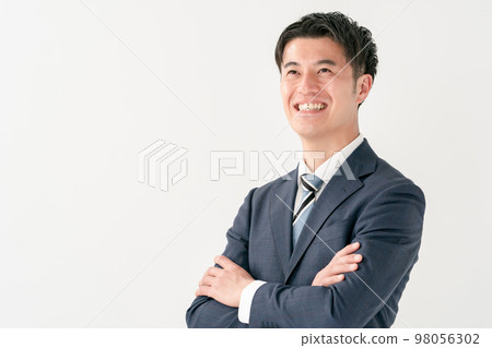 Businessman portrait 98056302
