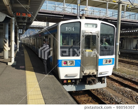415系列車抵達門司站 415系列車抵達門司站 98056307
