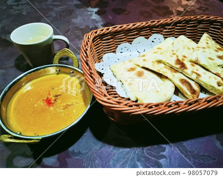 Curry and cheese nan 98057079