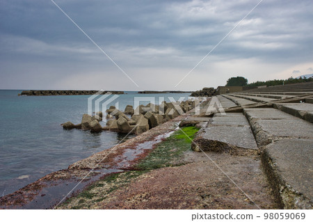 冬天的富山灣海岸 冬天的富山灣海岸 98059069