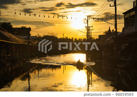 Amphawa Floating Market Samut Songkhram, Thailand Amphawa Floating Market Samut Songkhram, Thailand 98059565