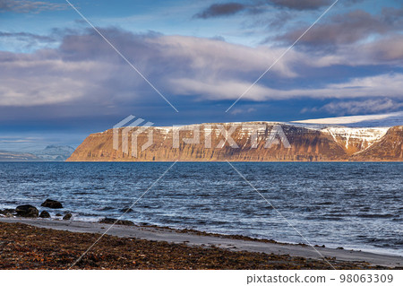 Autumn landscape by Isafjardardjup fjord, North Iceland Autumn landscape by Isafjardardjup fjord, North Iceland 98063309