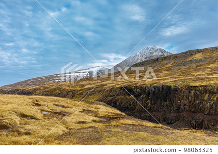 Landlocked country of Western Iceland 98063325