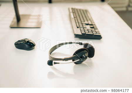 Essential equipment concept for competent online operators. Essential equipment concept for competent online operators. 98064177