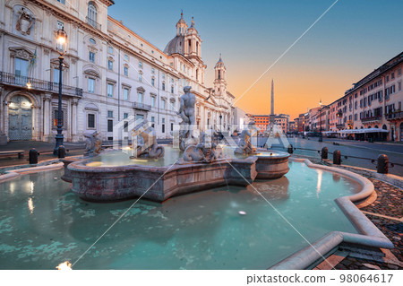 Piazza Navona in Rome, Italy 98064617