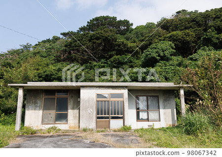 日本沖繩縣古老而美麗的建築 日本沖繩縣古老而美麗的建築 98067342