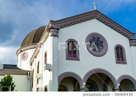 與基督教藩主高山右近有關的高槻天主教堂 與基督教藩主高山右近有關的高槻天主教堂 98069430