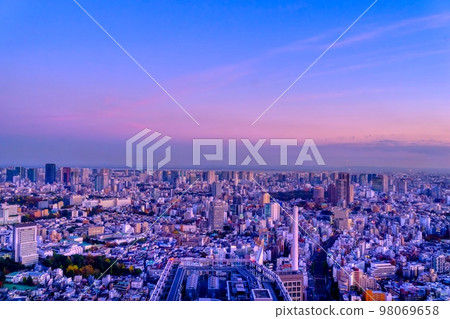 大城市東京的神奇時刻 98069658