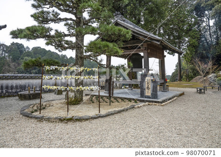 鬆平鄉工月院鐘樓 98070071