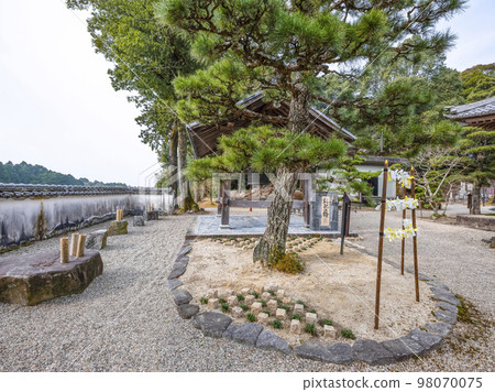鬆平鄉：湖月院內 98070075