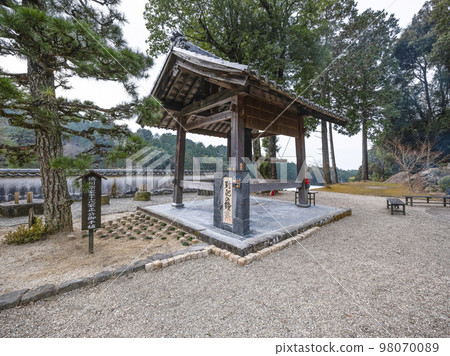 鬆平鄉工月院鐘樓 鬆平鄉工月院鐘樓 98070089