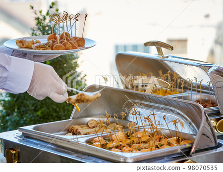 delicious snacks at the party 98070535