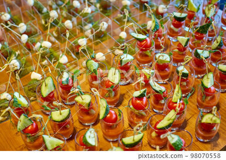 festive delicious buffet 98070558