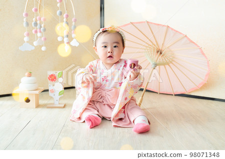 New Year's baby 8 months old 98071348