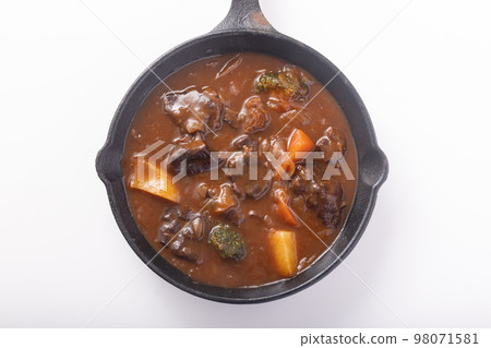 燉牛肉（牛小腿） 98071581