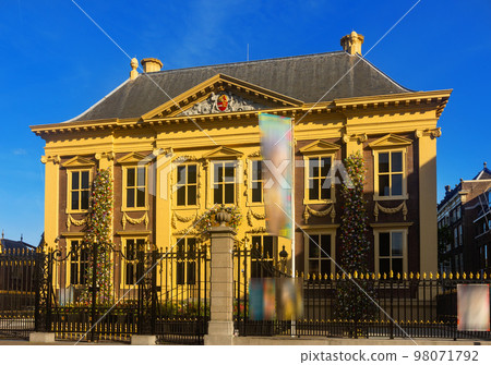 External view of Mauritshuis, The Hague 98071792