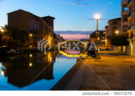 Photo of French city Frejus at dusk 98071878