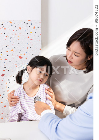 Korean Asian child in doctor clinic hospital Korean Asian child in doctor clinic hospital 98074522