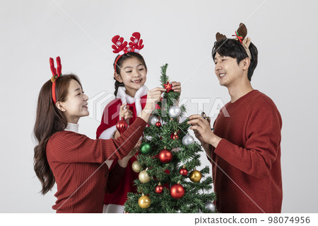 happy Asian Korean family in Christmas concept_decorating the christmas tree 98074956