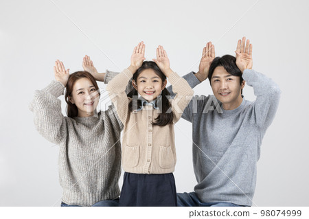 happy Asian Korean family, isolated in white background_rabbit ears hand motion happy Asian Korean family, isolated in white background_rabbit ears hand motion 98074999
