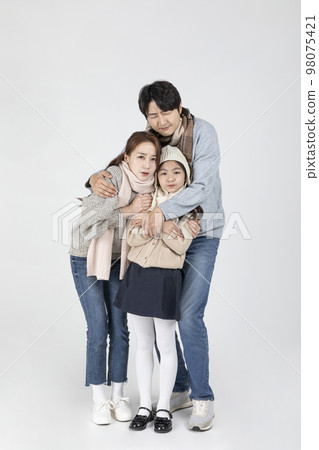 happy Asian Korean family, isolated in white background_shivering with cold happy Asian Korean family, isolated in white background_shivering with cold 98075421