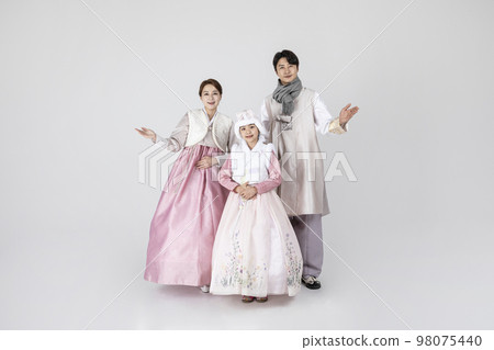 Korean family in Hanbok, isolated white background_hand motion 98075440