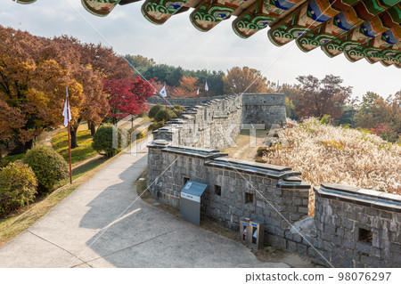 autumn landscape, scenery of Suwon Hwaseong in Korea 98076297