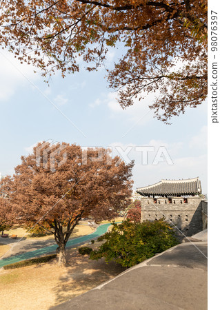 autumn landscape, scenery of Suwon Hwaseong in Korea 98076397