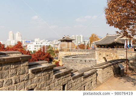 autumn landscape, scenery of Suwon Hwaseong in Korea 98076419