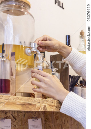 eco friendly habits hand gesture_plastic free refills eco friendly habits hand gesture_plastic free refills 98076429