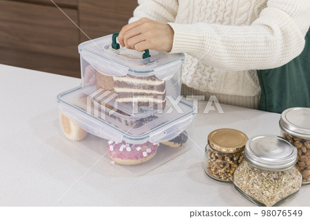 eco friendly habits hand gesture_using multiple container eco friendly habits hand gesture_using multiple container 98076549