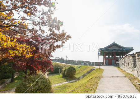 autumn landscape, scenery of Suwon Hwaseong in Korea 98076615