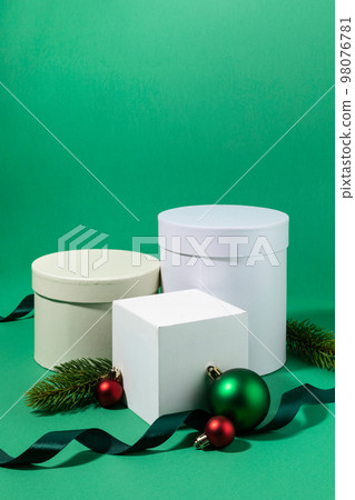 christmas decorations and display background_circle box, square tray, ribbon christmas decorations and display background_circle box, square tray, ribbon 98076781