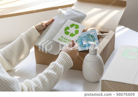 eco friendly habits hand gesture_eco friendly delivery packaging eco friendly habits hand gesture_eco friendly delivery packaging 98076809