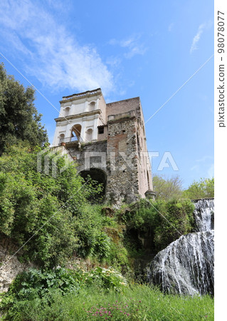 Villa d'Este is one of the most famous Italian villas of the 16th century. Villa d'Este is one of the most famous Italian villas of the 16th century. 98078077