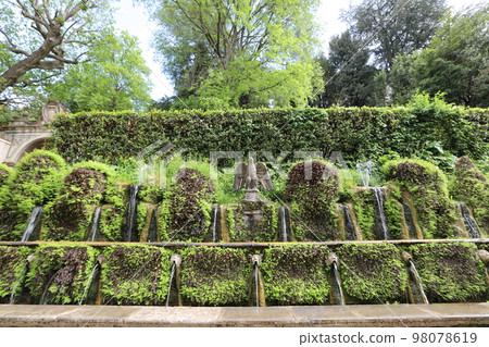 Villa d'Este is one of the most famous Italian villas of the 16th century. 98078619
