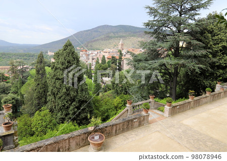 Villa d'Este is one of the most famous Italian villas of the 16th century. Villa d'Este is one of the most famous Italian villas of the 16th century. 98078946