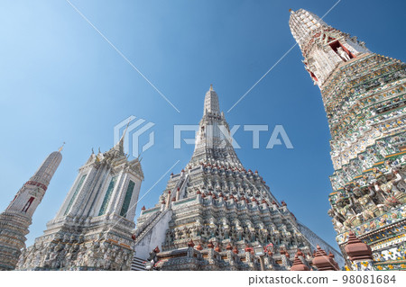 Wat Arun (Temple of Dawn) Bangkok, Thailand 98081684